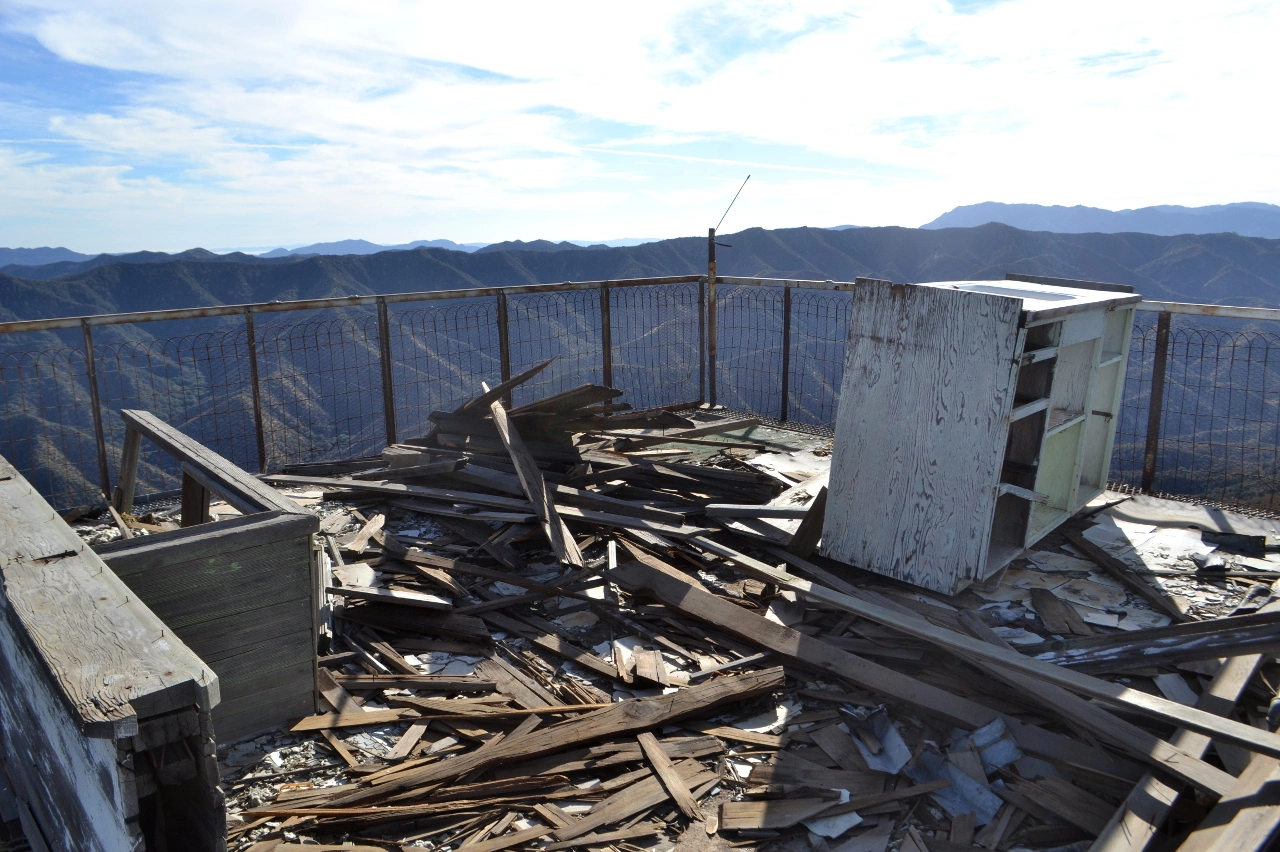 Cuyama Lookout Ruins Close